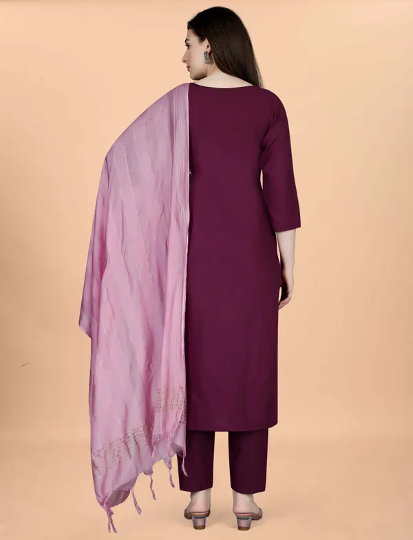 Ethnic_Motifs_Yoke_Design_Pure_Silk_Straight_Kurta_With_Trousers_&_Dupatta