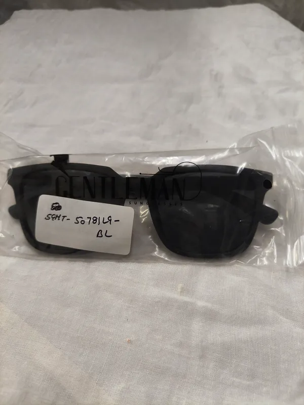 Men_Black_Full-Rim_Square_Sunglasses