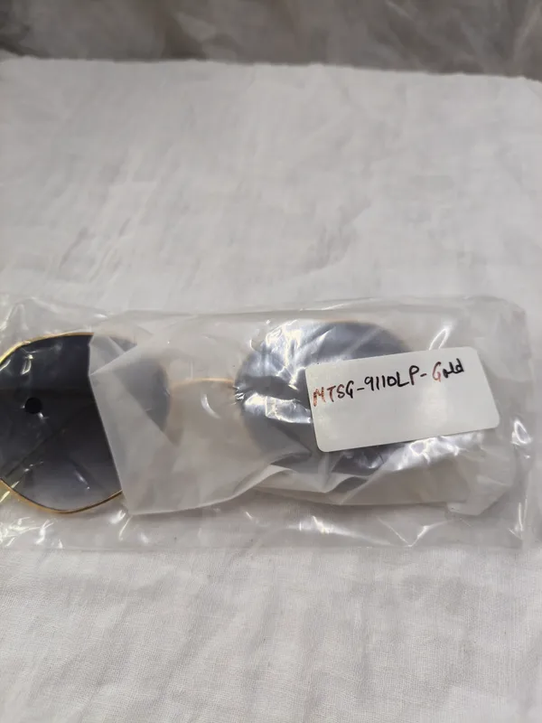 Women_Gold_Metal_Frame_Fashion_Sunglasses