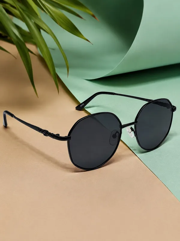 Lunara_Noir_Round_Sunglasses