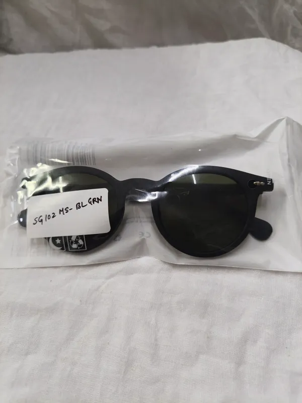 Men_Premium_Round_UV-Protected_Sunglasses