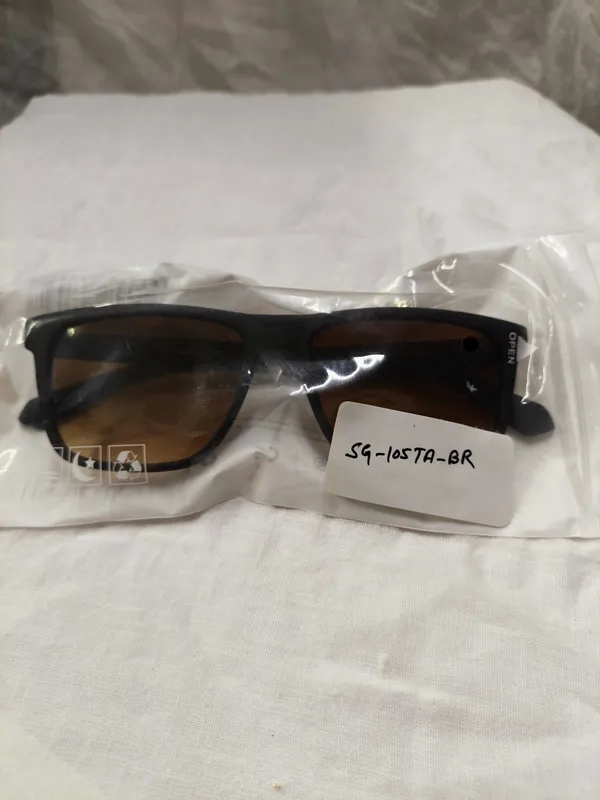 Women_Brown_Full-Frame_Square_Lifestyle_Sunglasses
