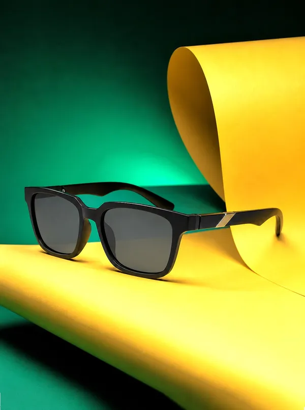 Unisex_Black_Full-Rim_Square_Sunglasses