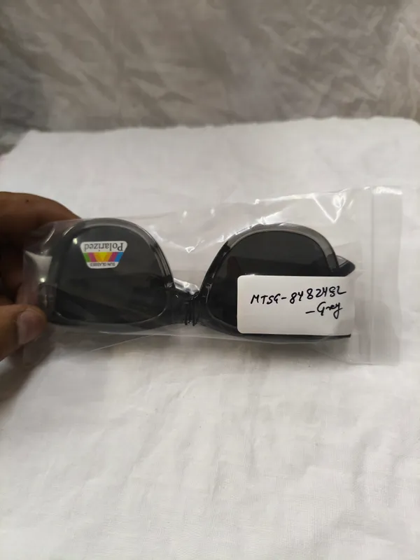 Premium_Grey_Full-Rim_Square_Sunglasses