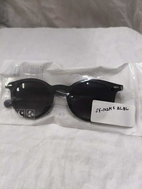Men_Premium_Round_UV-Protected_Sunglasses