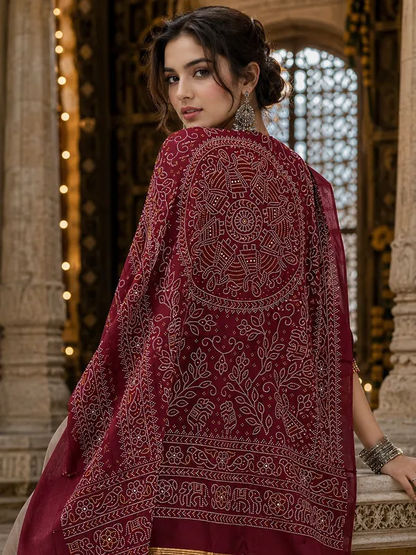 Wine_Royale_Lagdi_Patta_Chanderi_Dupatta