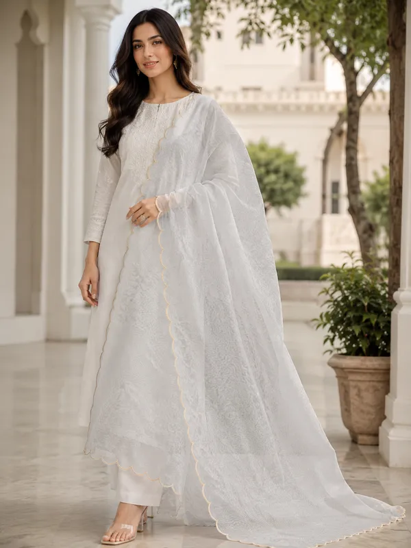 Elegant-Pearl-White-Plain-Organza-Dupatta-for-Women-|-Lightweight-Ethnic-Dupatta