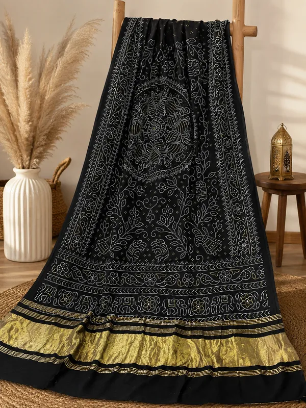 Midnight_Black_Lagdi_Patta_Chanderi_Dupatta__Black