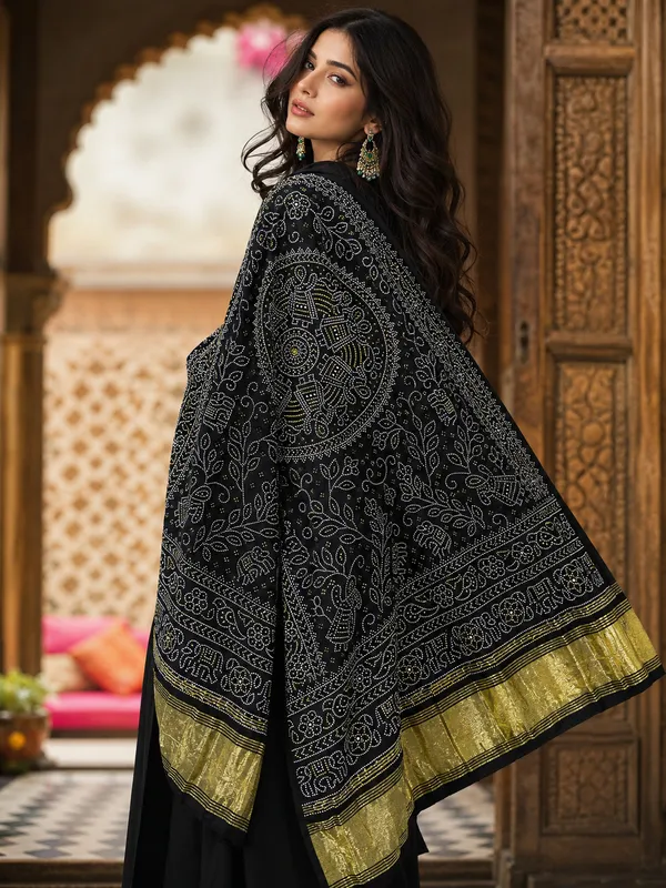 Midnight_Black_Lagdi_Patta_Chanderi_Dupatta__Black