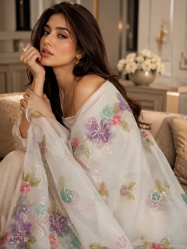 Premium-Ivory-White-Organza-Dupatta-with-Pastel-Floral-Embroidery-|-Lightweight-Designer-Party-Wear-|-Luxury-Ethnic-Dupatta-for-Women