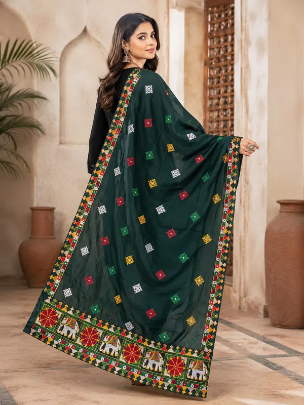Dark_Green_Chanderi_Embroidered_Elephant_Border_Dupatta.