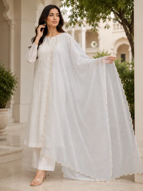 Elegant-Pearl-White-Plain-Organza-Dupatta-for-Women-|-Lightweight-Ethnic-Dupatta