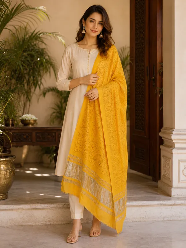 Sunshine_Yellow_Lagdi_Patta_Chanderi_Dupatta__Mustard_Yellow