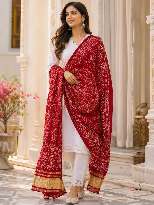Scarlet_Red_Lagdi_Patta_Chanderi_Dupatta__Scarlet_Red