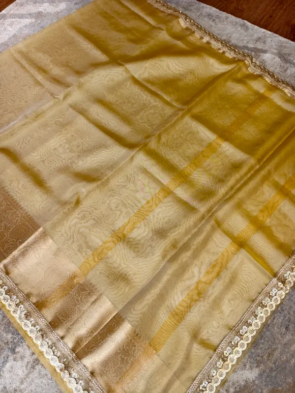 Golden_Tissue_Silk_Floral_Woven_Saree_For_Women