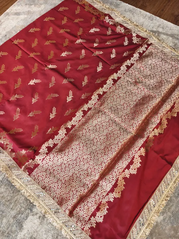 Maroon_Satin_Silk_Floral_Woven_Banarasi_Saree_For_Women