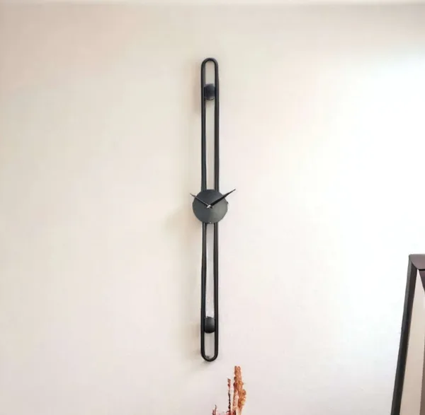 Iron_Minimalist_Vertical_Wall_Clock
