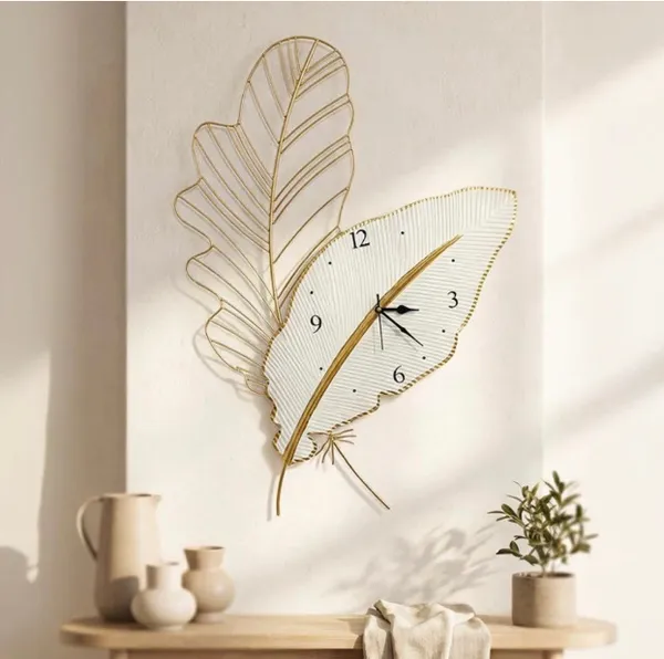 Elegant_Leaf_Shaped_Wall_Clock