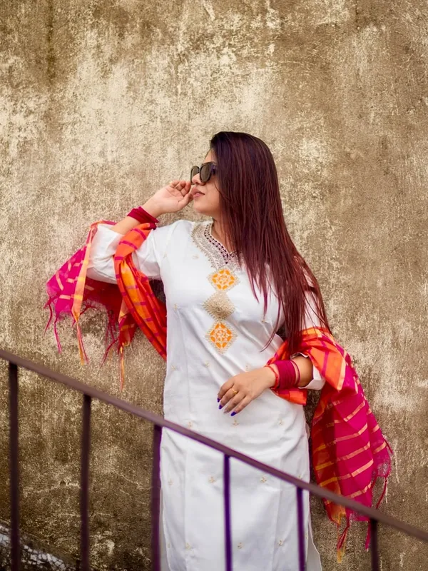 Pink_Checked_Kurta_Set_With_Dupatta_For_Women