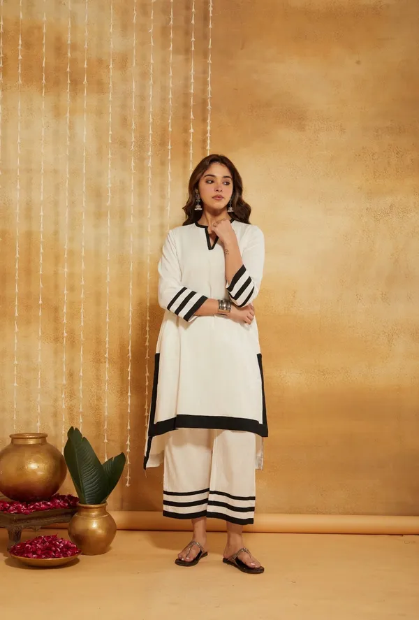 Ivory_Straight_Kurta_Set_For_Women