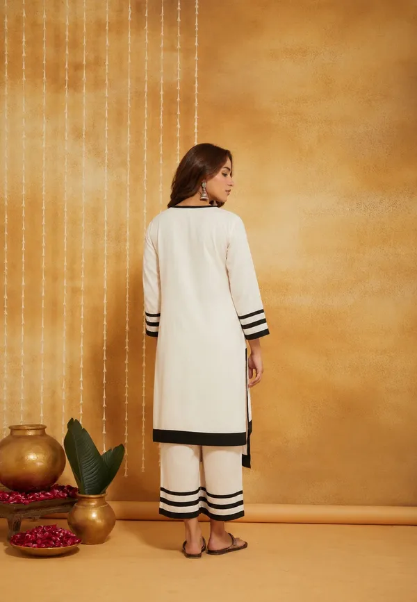 Ivory_Straight_Kurta_Set_For_Women