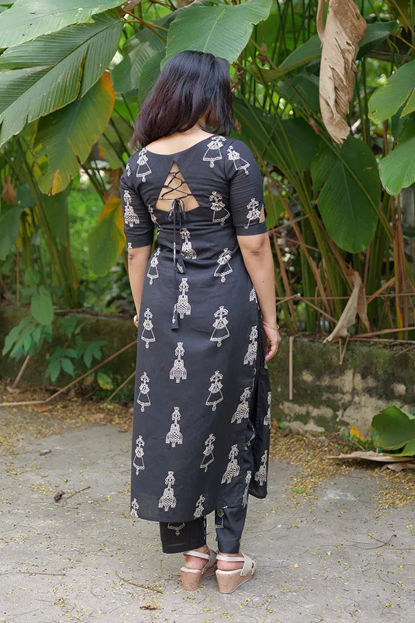 Black_Printed_Lace-Up_Kurti_For_Women