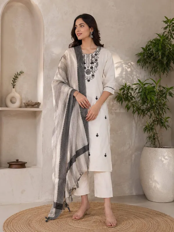 White_Embroidered_Kurta_Set_For_Women