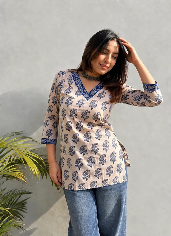 Beige_Floral_Print_Straight_Kurta_For_Women