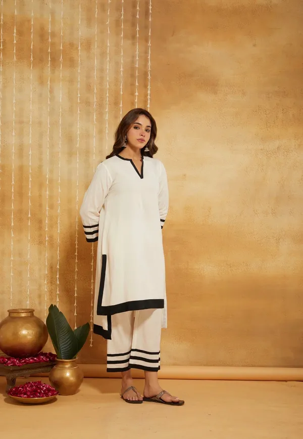 Ivory_Straight_Kurta_Set_For_Women