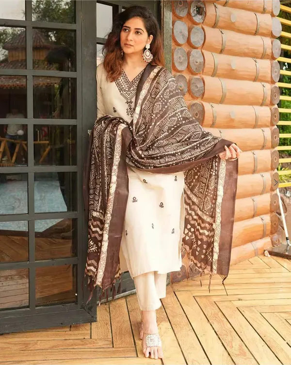 Cream_Ethnic_Straight_Kurta_With_Dupatta_For_Women