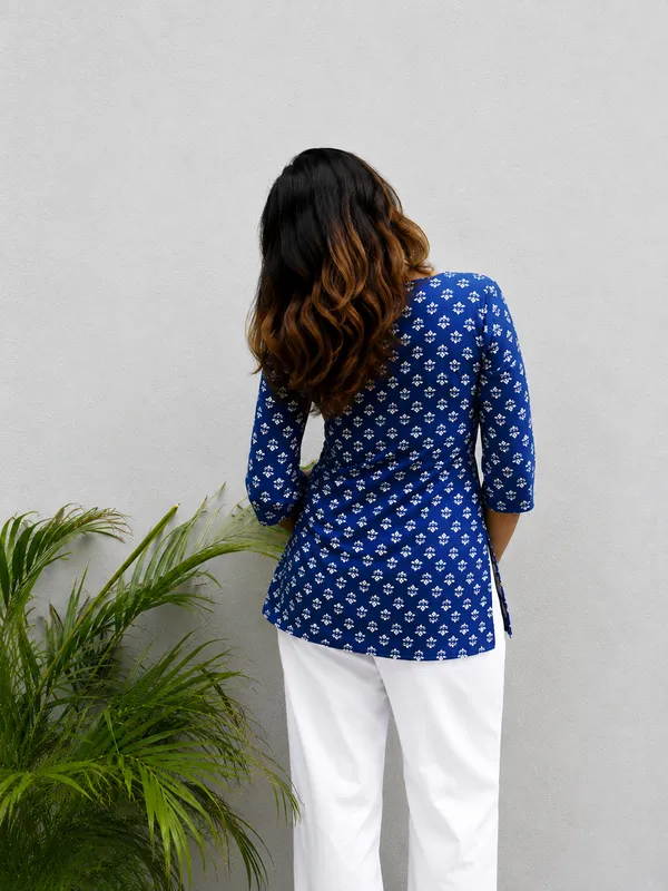 Blue_Printed_Straight_Kurta_For_Women