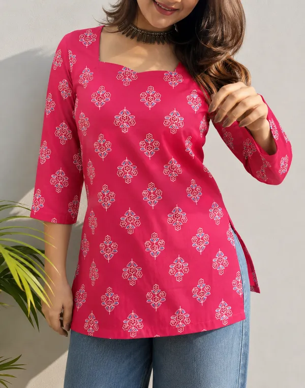 Pink_Printed_Relaxed_Fit_Tunic_For_Women