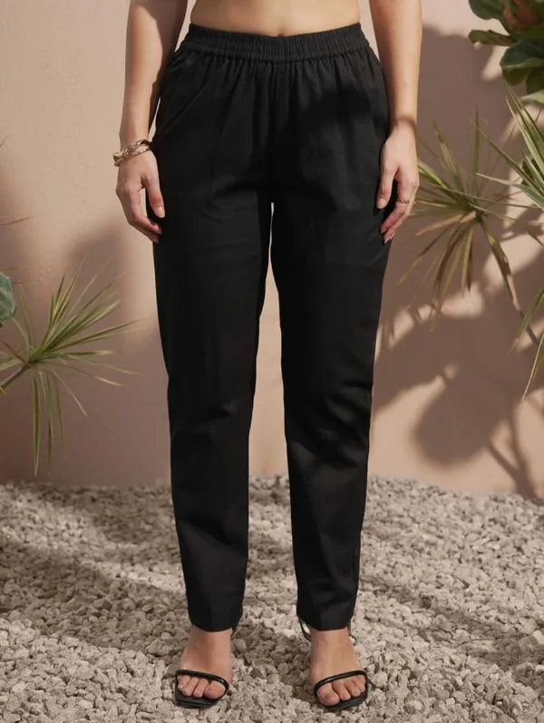 Black_Sleeveless_Straight_Kurta_For_Women
