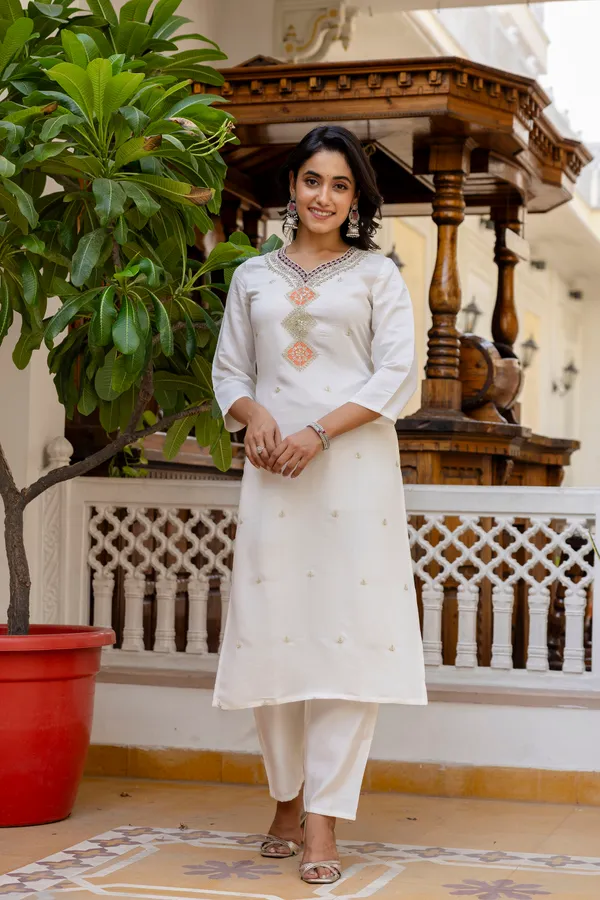 Pink_Checked_Kurta_Set_With_Dupatta_For_Women