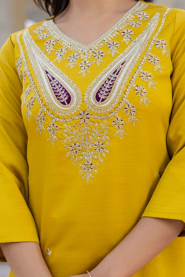 Yellow_Embroidered_Kurta_Set_For_Women