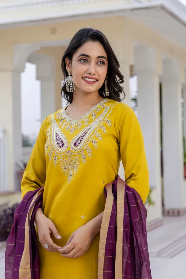Yellow_Embroidered_Kurta_Set_For_Women
