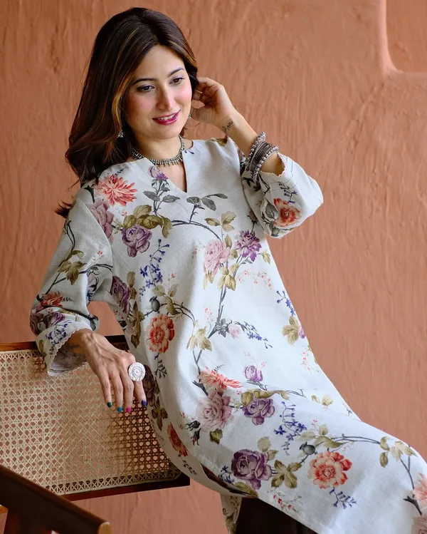 White_Floral_Print_Kurta_Set_For_Women