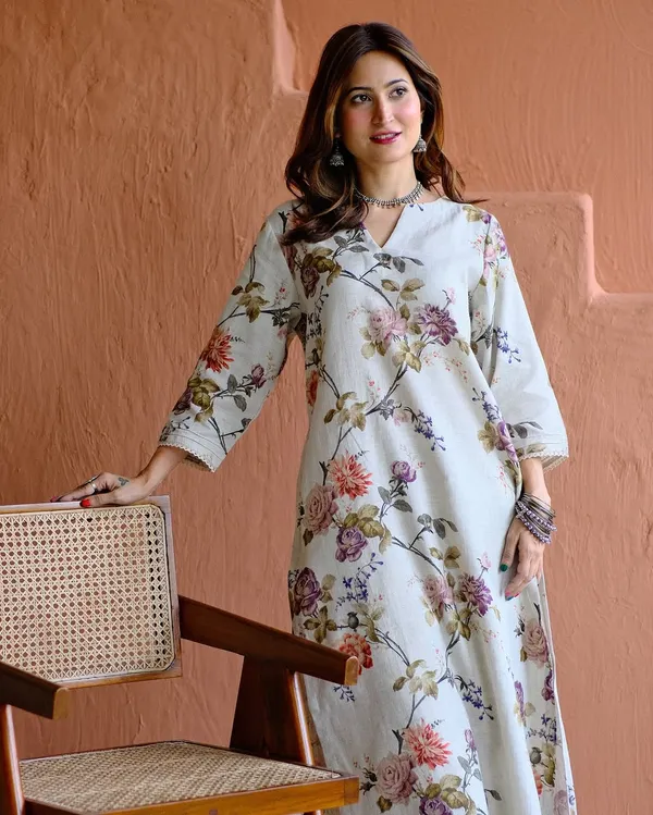 White_Floral_Print_Kurta_Set_For_Women