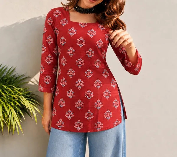 Red_Printed_Relaxed_Fit_Top_For_Women