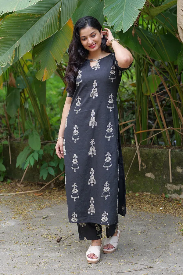 Black_Printed_Lace-Up_Kurti_For_Women