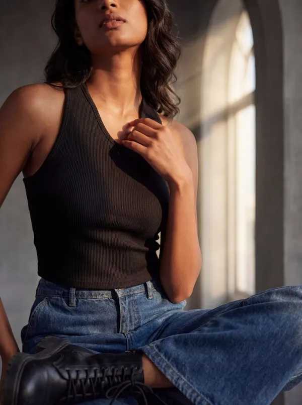 Black_Ribbed_Sleeveless_Crop_Top_For_Women