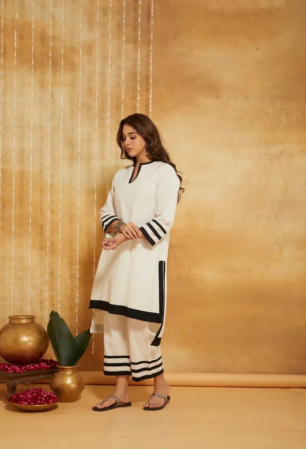 Ivory_Straight_Kurta_Set_For_Women