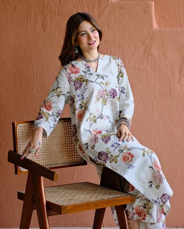 White_Floral_Print_Kurta_Set_For_Women
