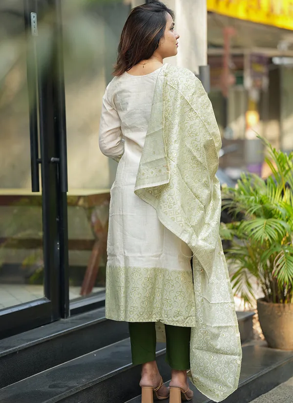 Ivory_Printed_Straight_Kurta_Set_For_Women