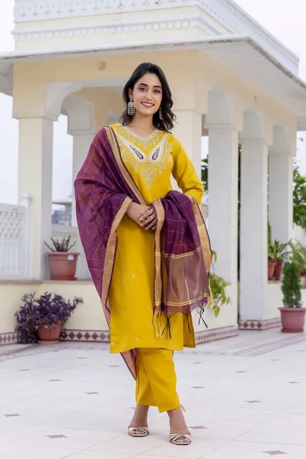 Yellow_Embroidered_Kurta_Set_For_Women