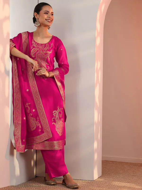 Pink_Embroidered_Kurta_Set_For_Women