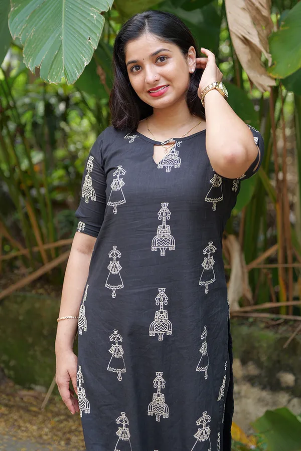 Black_Printed_Lace-Up_Kurti_For_Women