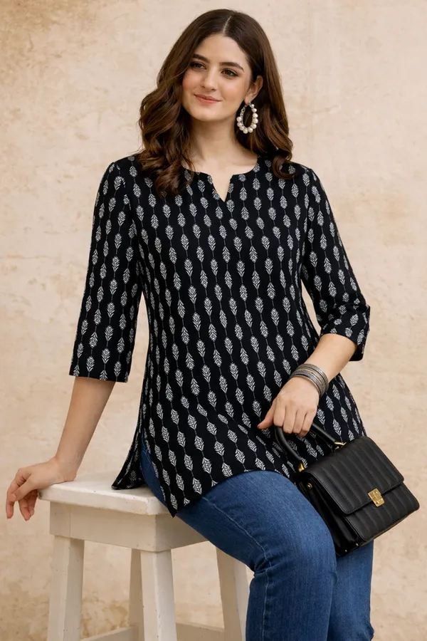 Black_Printed_Relaxed_Fit_Tunic_For_Women