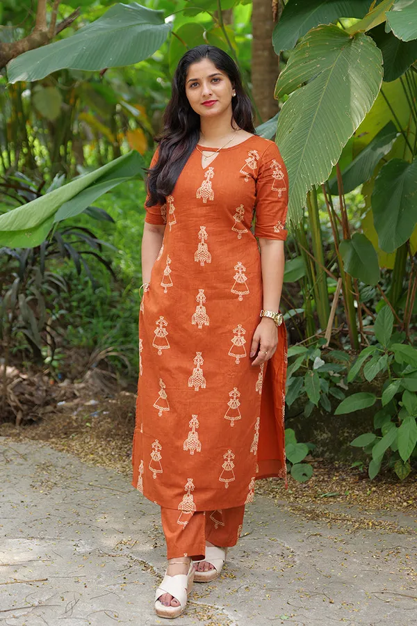 Orange_Straight_Printed_Kurta_For_Women