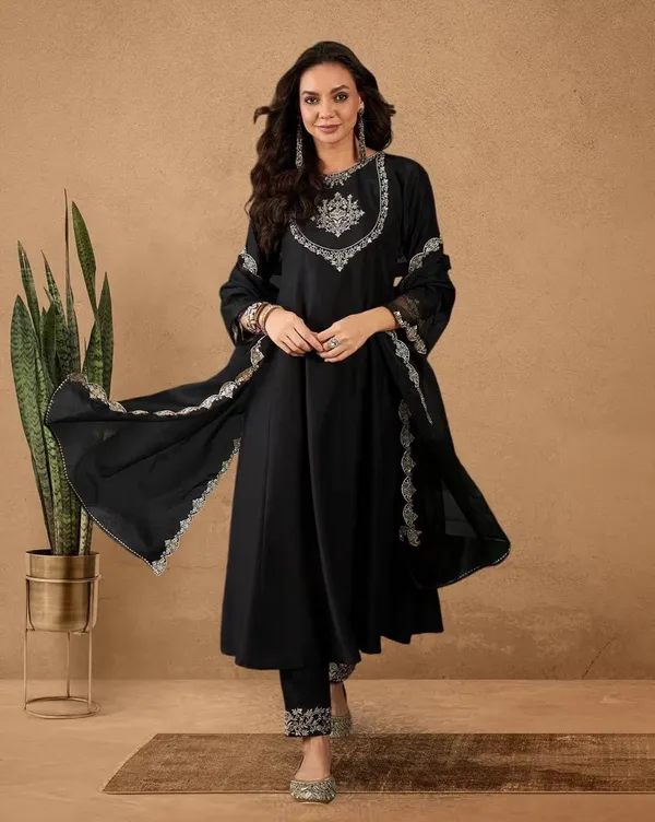 Black_Embroidered_Ethnic_Suit_Set_For_Women